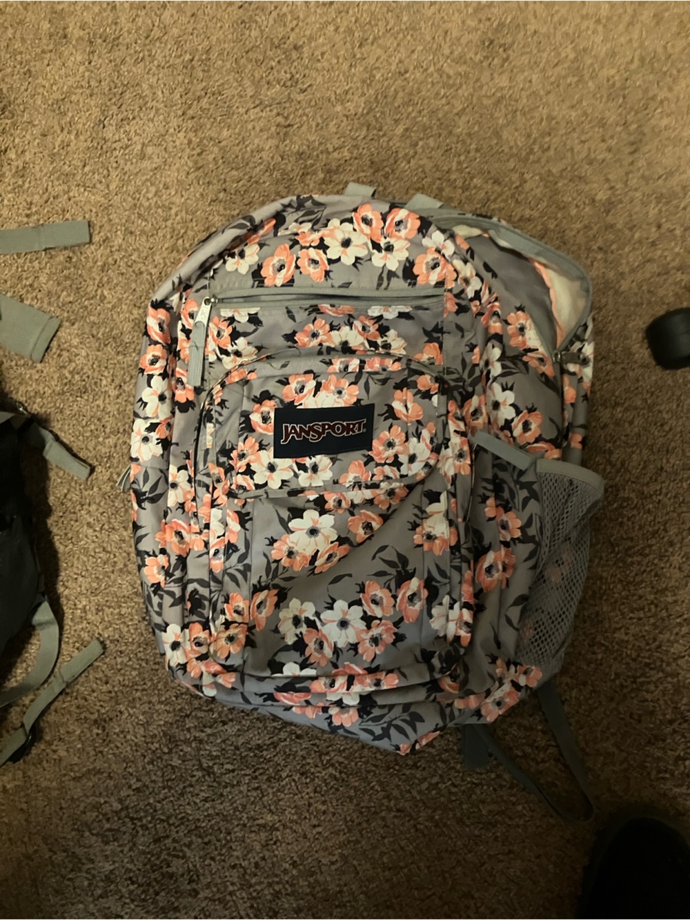 Jansport pink white flower pattern nwot , 18x12x6, back pack adult casual